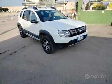 DACIA Duster anno 2017 1.6 gpl