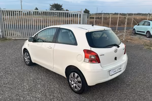 Toyota Yaris 1.0 3 porte Now
