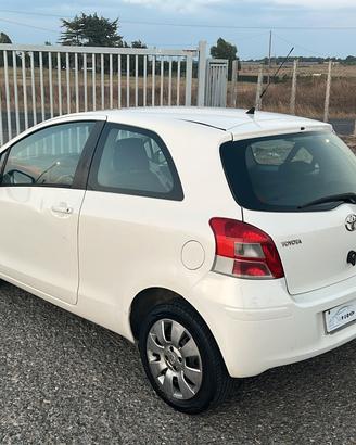 Toyota Yaris 1.0 3 porte Now