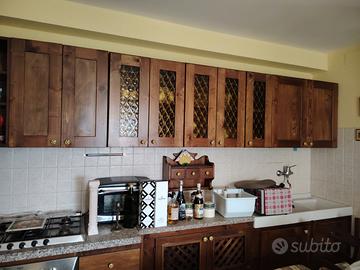 Cucina artigianale in legno