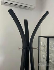 Appendiabiti da terra moderno