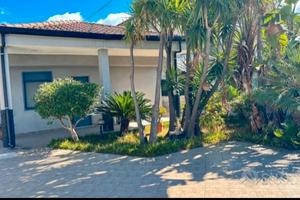 Zona industriale 3 vani con spazio esterno