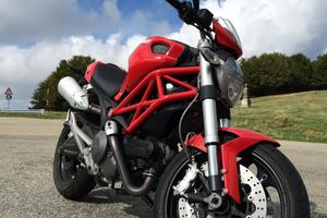 Ducati Monster 696 Plus +