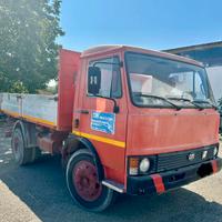 Autocarro camion OM90