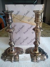 Coppia di candelieri della Royal Family nuovi.