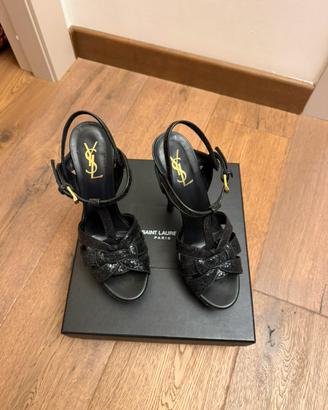 Scarpa con tacco alto e plateu YSL