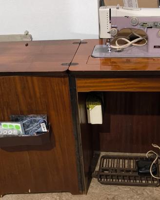 Macchina da Cucire Necchi