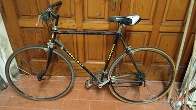 biciclettta da città telaio marca Poggiali.