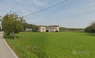 Cascinale di grandi dimensioni in provincia di PN