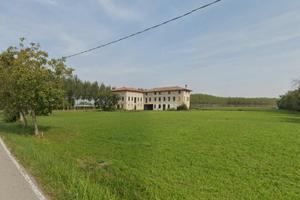 Cascinale di grandi dimensioni in provincia di PN