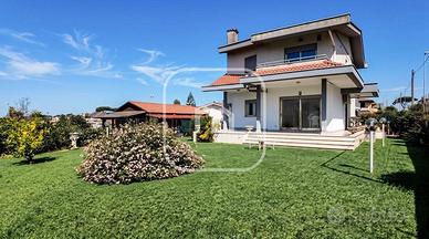Villa di 163 m² con 5 locali a Anzio