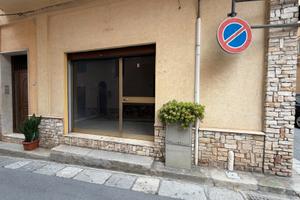 Magazzino uso commerciale