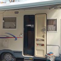 Camper mansardato