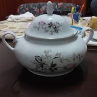 Zuppiera in ceramica con decorazione floreale 