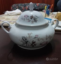 Zuppiera in ceramica con decorazione floreale 