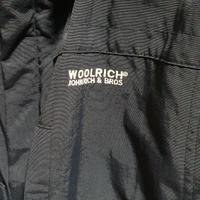 Giaccone Woolrich con cappuccio nero parka