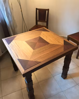 Tavolo allungabile e 4 sedie in legno massello