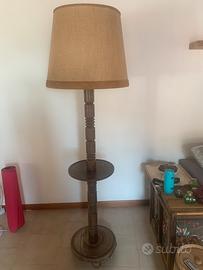 Lampada antica  tornita, molto bella funzionante.