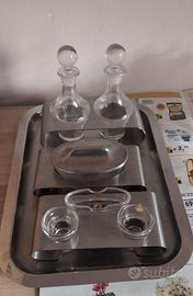 Set menage (olio/aceto/sale/formaggiera) + vassoio