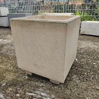 fioriera cubo in cemento