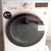 Lavatrice Classe A 11 kg LG F4R7011TSWG 