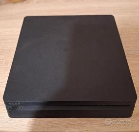 PLAYSTATION 4
