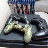 PS4 con 3 controller e 15 giochi 