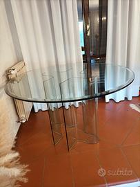 Tavolo tondo in vetro. 