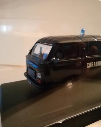 Modellino fiat 900 T pulmino chiuso carabinieri