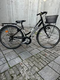 Bicicletta donna 28 in alluminio 21 v pari al nuov