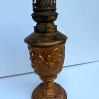 Antica lampada a petrolio