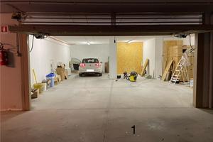 Garage box coperto adatto al ricovero di 3/4 auto