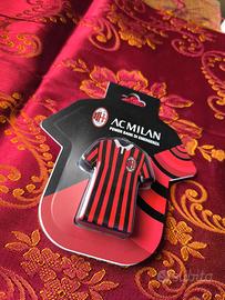Powerbank a forma di maglietta AC Milan