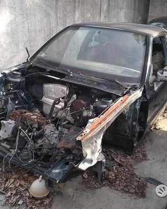 Volkswagen Golf 3 Cabrio Demolita - Per Ricambi