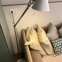 Lampada da terra Tolomeo di Artemide