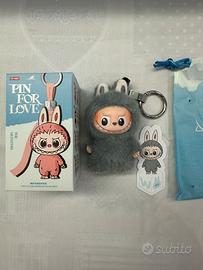 Popmart Labubu Pin for Love - Lettera W