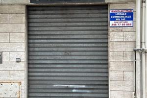 Locale commerciale di 147 mq su strada