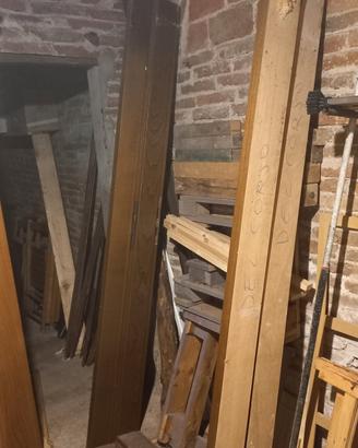 Porta e telaio di legno