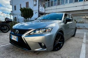 Lexus CT200h