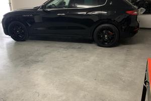Maserati Levante 275cv