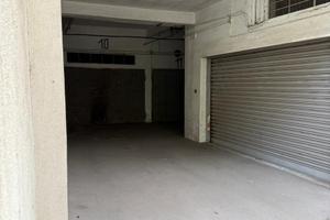 Box con soppalco a Colli Aminei