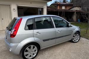 Ford Fiesta Auto