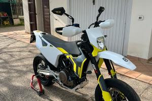Husqvarna 701 supermoto 2021