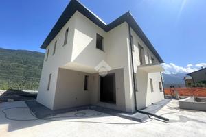 2 LOCALI A VILLA DI TIRANO