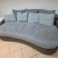 Divano grigio moderno