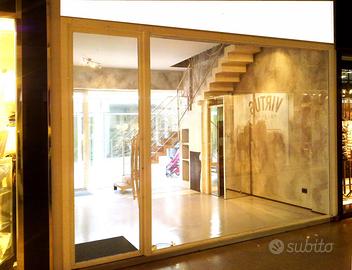 Negozio viale Ceccarini(galleria Viscardi)