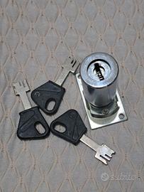 Serratura per Blindo Sbarra Mottura con 3 Chiavi.