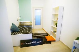 Stanza milano centro libera