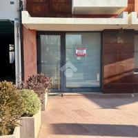 NEGOZIO A SAN GIORGIO IN BOSCO