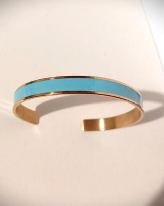 Bracciale rigido colorato.